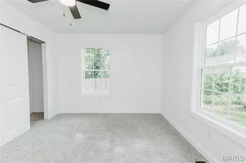 Bedroom - 303 S Pine St, Dixon, MO 65459 photo 4 of 10
