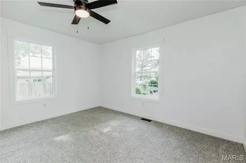 Bedroom - 303 S Pine St, Dixon, MO 65459 photo 8 of 10