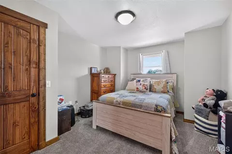 Bedroom - 1504 M- East 15th St, Mountain Grove, MO 65711 photo 4 of 5