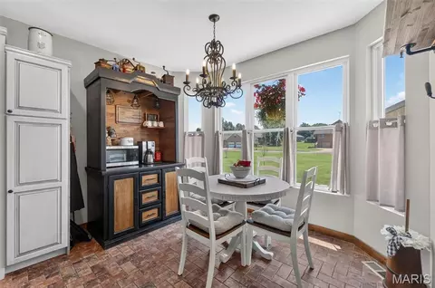 Dining - 1504 M- East 15th St, Mountain Grove, MO 65711 photo 1 of 3