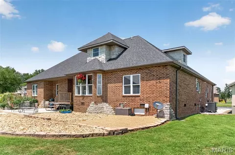 Exterior - 1504 M- East 15th St, Mountain Grove, MO 65711 photo 4 of 5