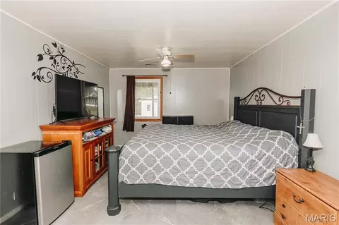 Bedroom - 10375 Cedar Ln, Dixon, MO 65459 photo 10 of 10