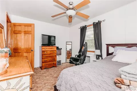 Bedroom - 10375 Cedar Ln, Dixon, MO 65459 photo 7 of 10