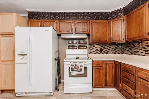 Kitchen - 10375 Cedar Ln, Dixon, MO 65459 photo 2 of 5