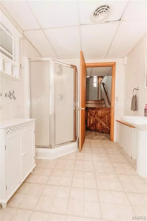 Bath - 10375 Cedar Ln, Dixon, MO 65459 photo 6 of 7