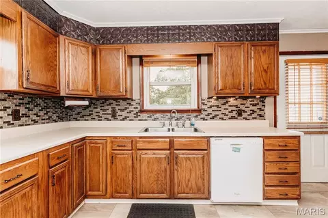 Kitchen - 10375 Cedar Ln, Dixon, MO 65459 photo 3 of 5