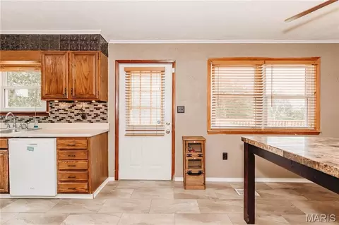 Entry Way - 10375 Cedar Ln, Dixon, MO 65459 photo 3 of 5