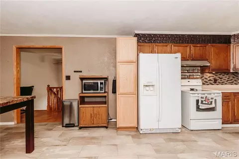 Kitchen - 10375 Cedar Ln, Dixon, MO 65459 photo 5 of 5