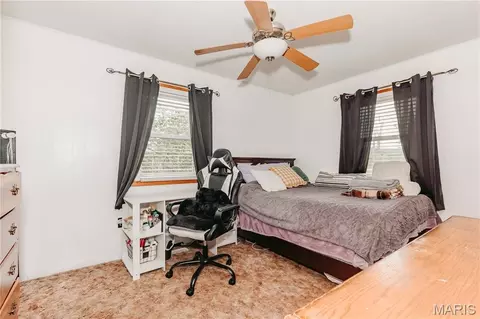 Bedroom - 10375 Cedar Ln, Dixon, MO 65459 photo 6 of 10