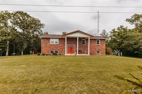 Exterior - 10375 Cedar Ln, Dixon, MO 65459 photo 9 of 20
