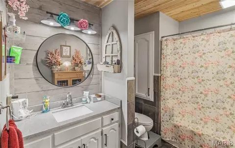 Bath - 15801 Hargrove Rd, Saint Robert, MO 65584 photo 2 of 3