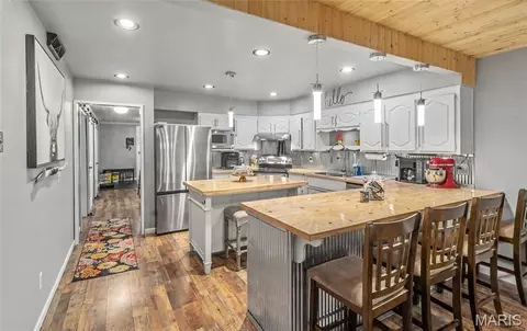 Kitchen - 15801 Hargrove Rd, Saint Robert, MO 65584 photo 1 of 2