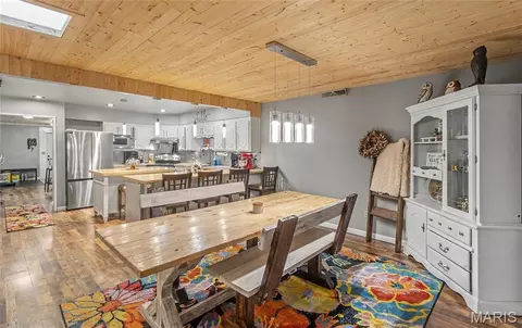 Dining - 15801 Hargrove Rd, Saint Robert, MO 65584 photo 1 of 1