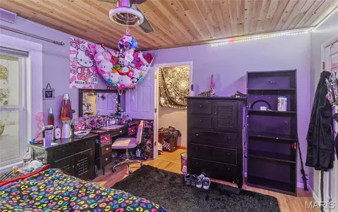 Bedroom - 15801 Hargrove Rd, Saint Robert, MO 65584 photo 4 of 6