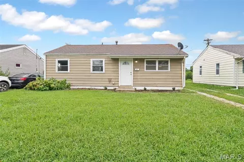 25 Briarcliff Dr, Granite City, IL 62040