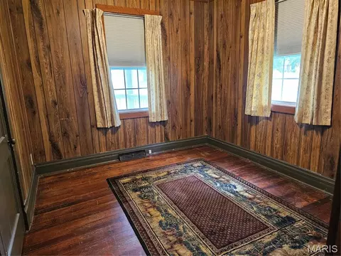 Bedroom - 413 E Broadway St, Sparta, IL 62286 photo 2 of 5