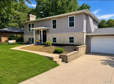 307 Hazel St, Troy, IL 62294