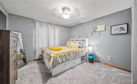 Bedroom - 13915 Maple Ln, Plato, MO 65552 photo 3 of 5