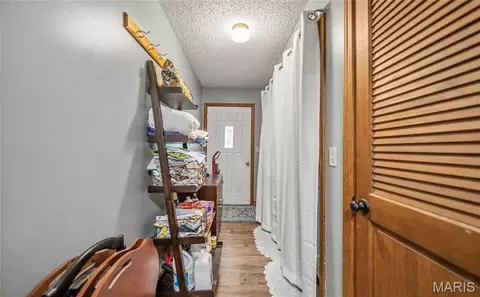 Entry Way - 13915 Maple Ln, Plato, MO 65552 photo 2 of 2
