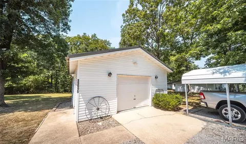 Exterior - 13915 Maple Ln, Plato, MO 65552 photo 2 of 12