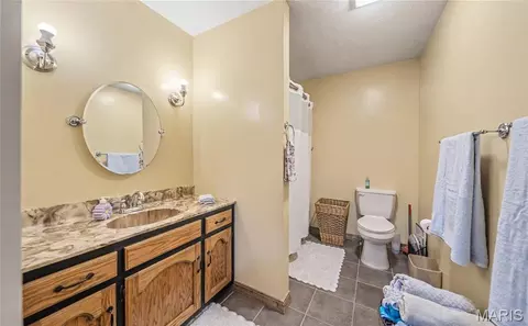 Bath - 13915 Maple Ln, Plato, MO 65552 photo 3 of 3