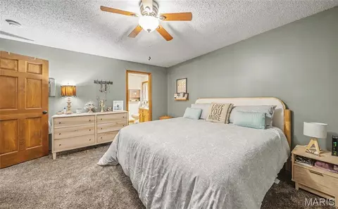 Bedroom - 13915 Maple Ln, Plato, MO 65552 photo 2 of 5
