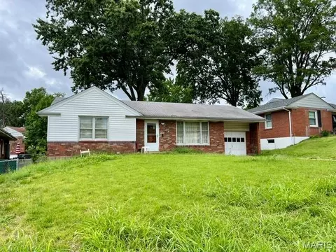 9423 Ardmore Dr, Saint Louis, MO 63137