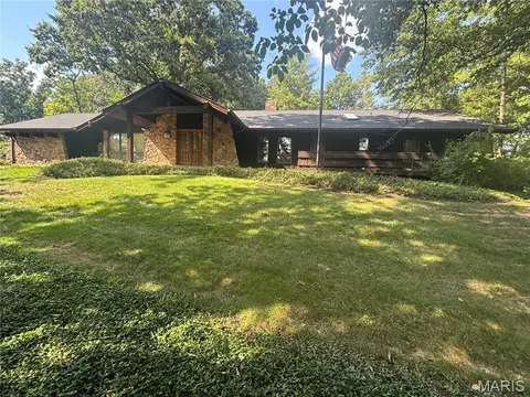7 Villa Coublay, Frontenac, MO 63131