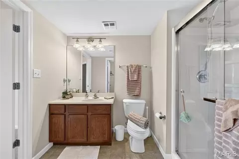 Bath - 313 Bramblett Hls, O'fallon, MO 63366 photo 2 of 3