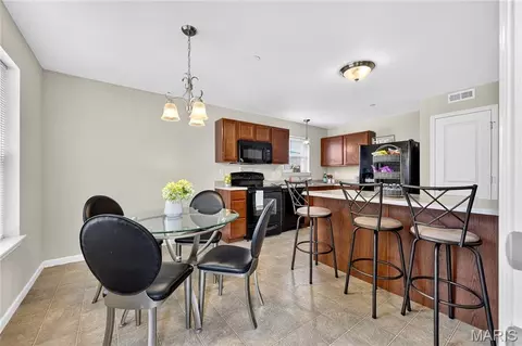 Dining - 313 Bramblett Hls, O'fallon, MO 63366 photo 3 of 3