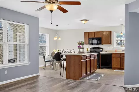 Entry Way - 313 Bramblett Hls, O'fallon, MO 63366 photo 2 of 3