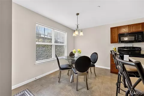 Dining - 313 Bramblett Hls, O'fallon, MO 63366 photo 2 of 3