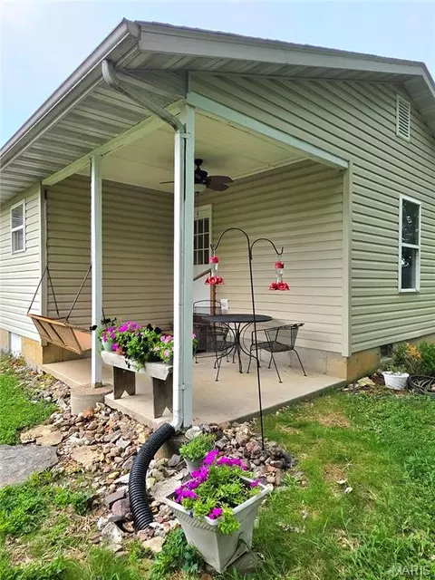 Exterior - 19 E 11th St, Washington, MO 63090 photo 6 of 7
