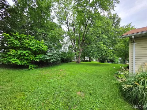 Exterior - 19 E 11th St, Washington, MO 63090 photo 7 of 7