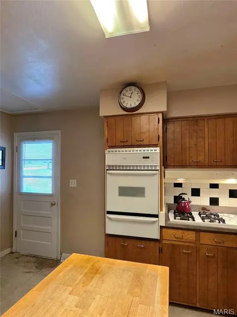Kitchen - 19 E 11th St, Washington, MO 63090 photo 3 of 4