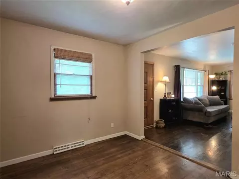 Living - 19 E 11th St, Washington, MO 63090 photo 2 of 2