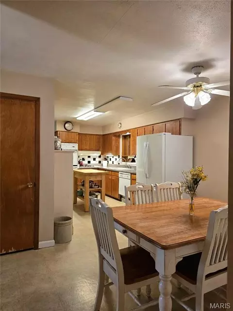Dining - 19 E 11th St, Washington, MO 63090 photo 3 of 3