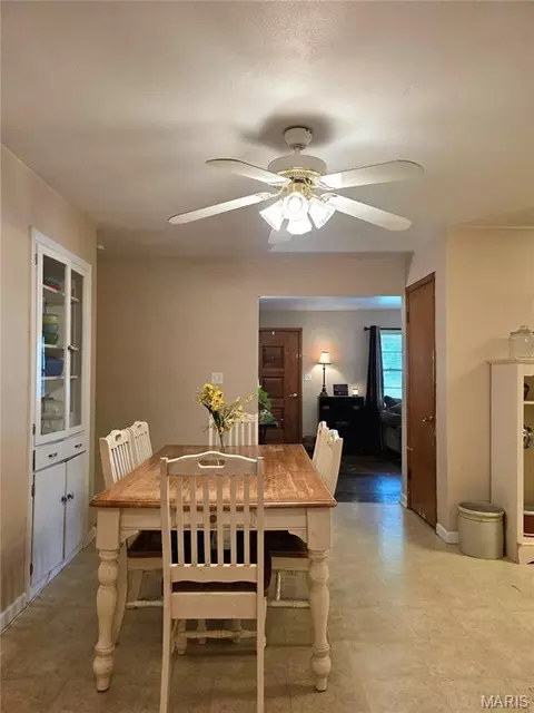 Dining - 19 E 11th St, Washington, MO 63090 photo 2 of 3
