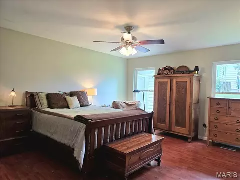 Bedroom - 19 E 11th St, Washington, MO 63090 photo 5 of 5