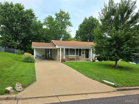 Exterior - 19 E 11th St, Washington, MO 63090 photo 2 of 7