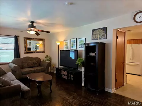Living - 19 E 11th St, Washington, MO 63090 photo 1 of 2