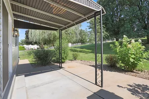 Exterior - 2646 Vortex Dr, Saint Louis, MO 63129 photo 2 of 4