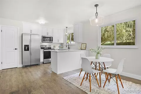Dining - 2646 Vortex Dr, Saint Louis, MO 63129 photo 2 of 2