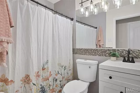 Bath - 2646 Vortex Dr, Saint Louis, MO 63129 photo 1 of 4