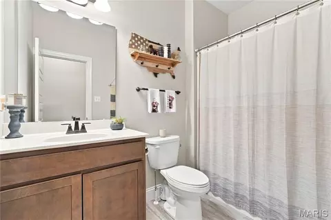 Bath - 1319 Bloomfield Dr, Eureka, MO 63025 photo 3 of 3