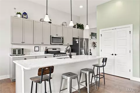 Kitchen - 1319 Bloomfield Dr, Eureka, MO 63025 photo 2 of 2