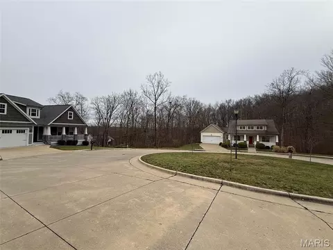 2304 Brister Hill Dr, Cape Girardeau, MO 63701