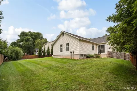Exterior - 705 Stone Canyon Dr, Ballwin, MO 63021 photo 9 of 10