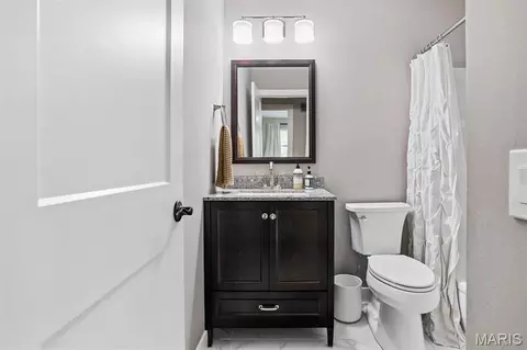 Bath - 705 Stone Canyon Dr, Ballwin, MO 63021 photo 4 of 4