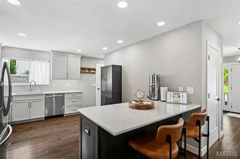 Kitchen - 705 Stone Canyon Dr, Ballwin, MO 63021 photo 2 of 4